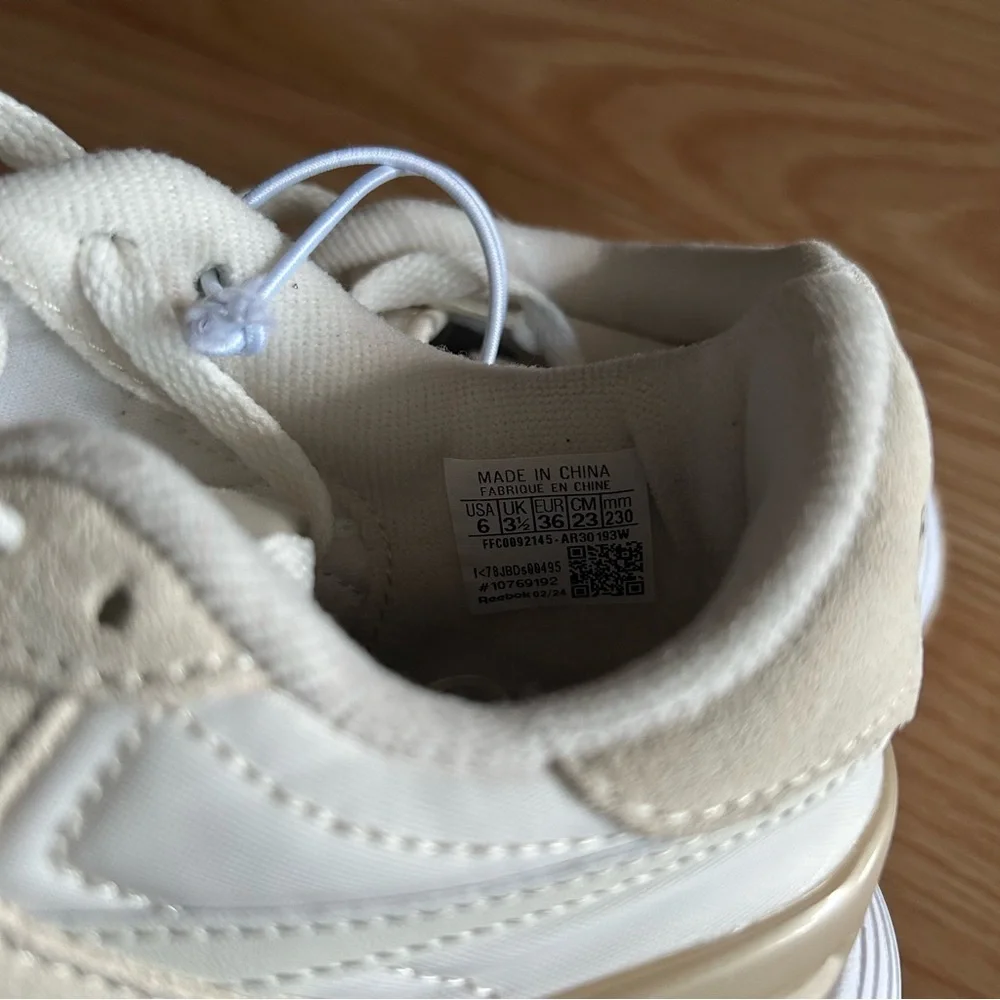 NEW Reebok Classic Harman Beige Crème Sneakers Women’s 6